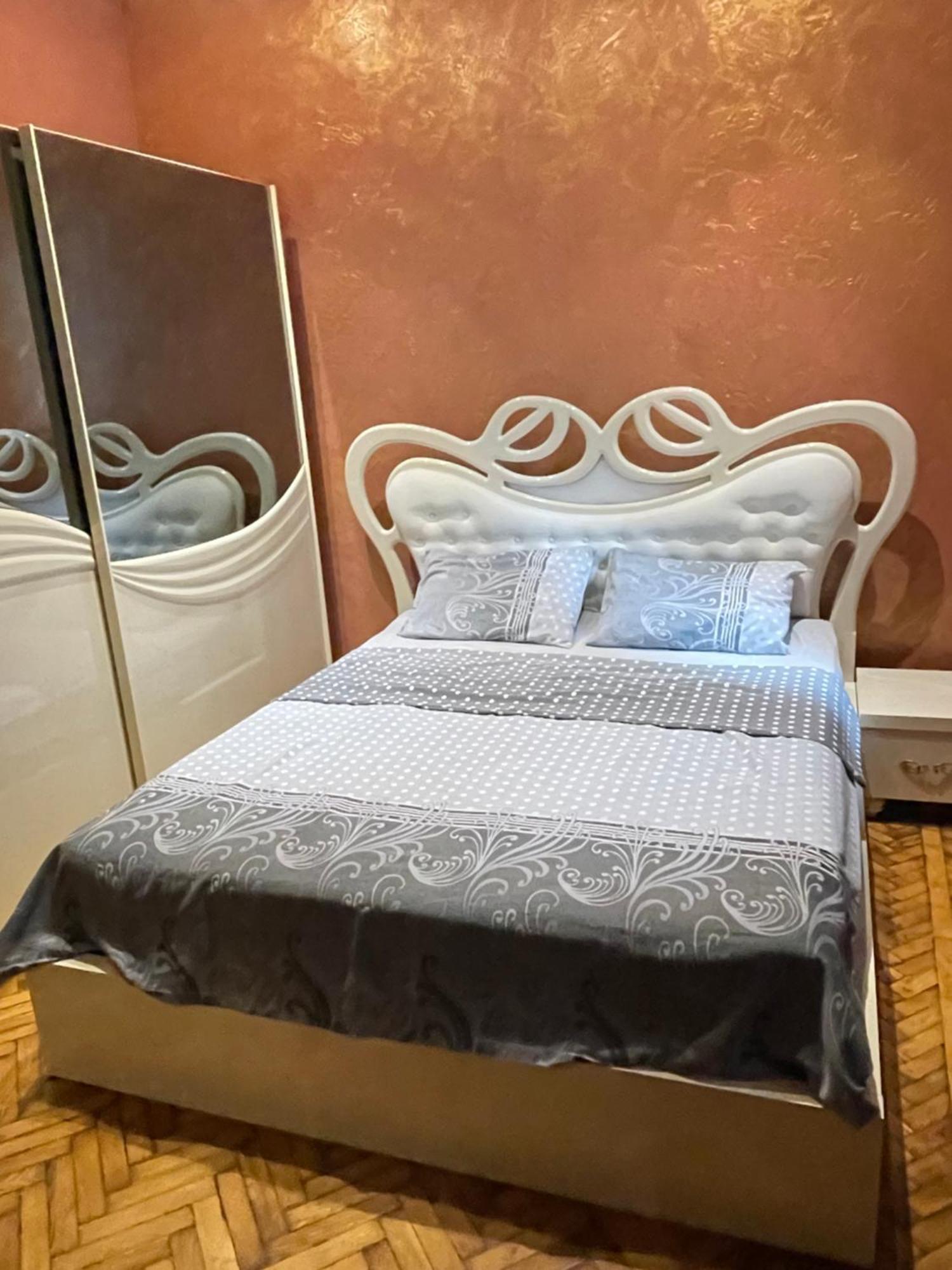 King Apartment *